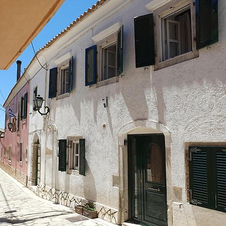 Archontiko Kourkoulos Makrádes Buitenkant foto