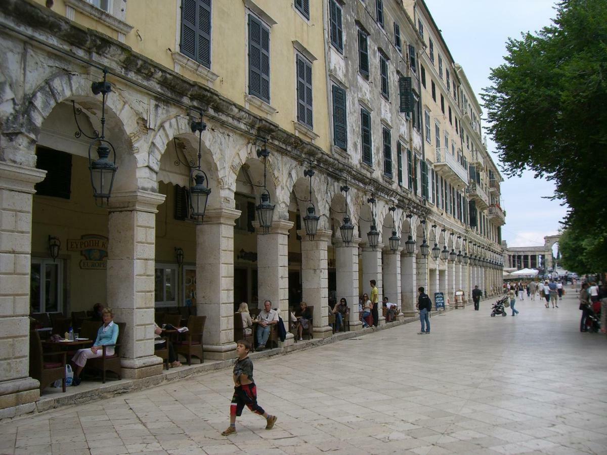 Archontiko Kourkoulos Makrádes Buitenkant foto