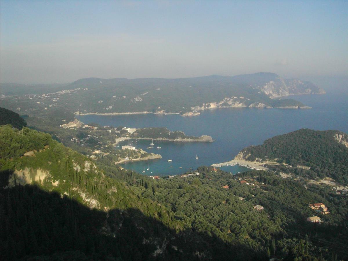 Archontiko Kourkoulos Makrádes Buitenkant foto